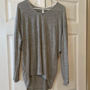 Women’s light weight grey sweater. XLarge